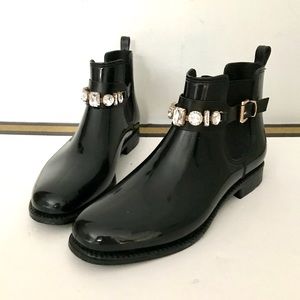 Henry Ferrera  black rain boots